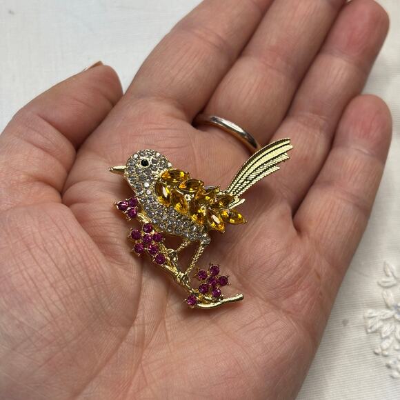 Tiny Bird Canary Rhinestone Brooch Pin NWT on Spring Branch - Picture 5 of 5